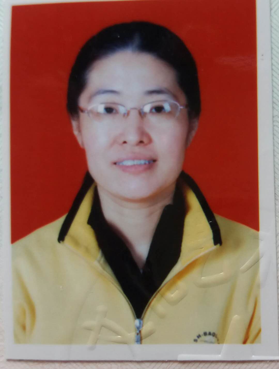 周红,毕业于河南大学教育系,学校教育专业,自参加工