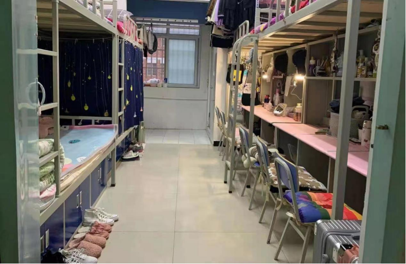 英杰学院宿舍安全卫生大检查-开封文化艺术职业学院